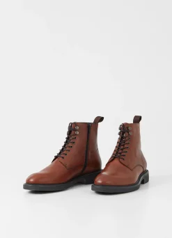 ALEX M BOOTS