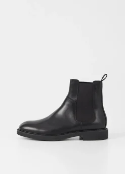 ALEX M BOOTS