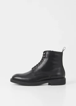 ALEX M BOOTS