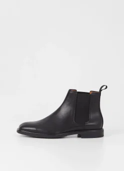 ANDREW BOOTS