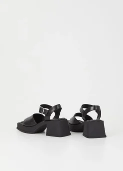 HENNIE SANDALER