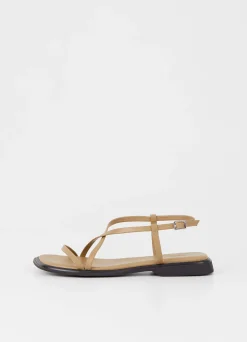 IZZY SANDALER