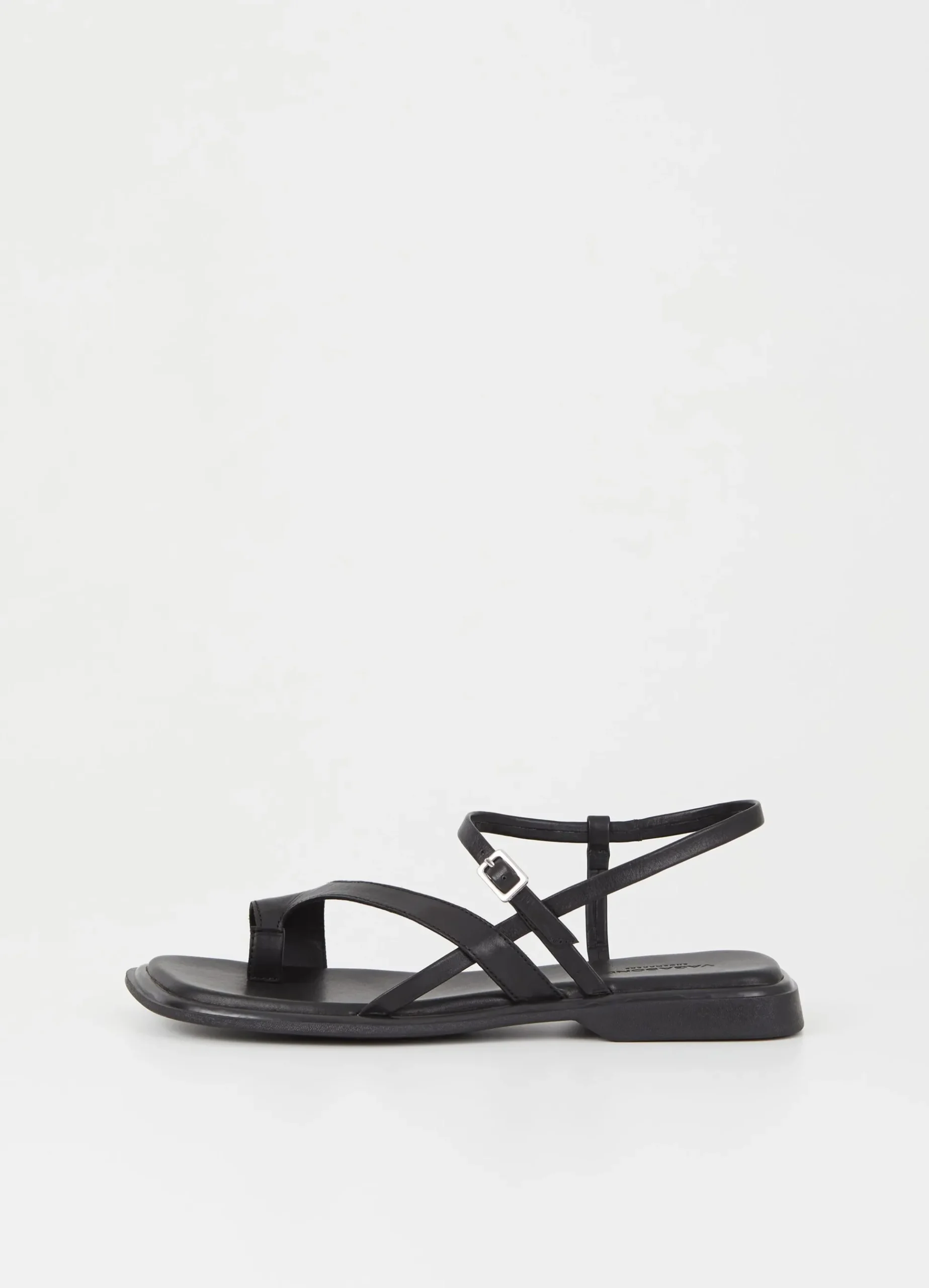 IZZY SANDALER